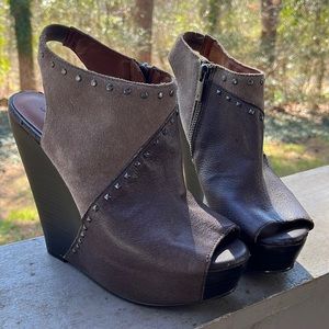 Lucky Brand Casual Chic Suede/Rhinestone Wedges